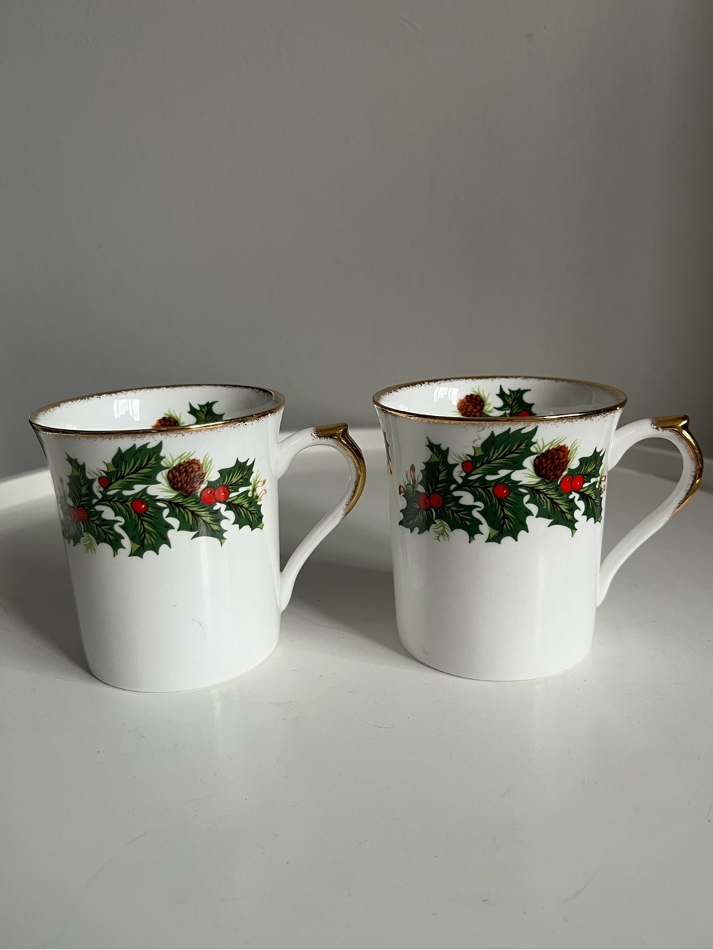 Set of 2 Rosina Queen's Fine Bone China Yuletide Coffee Tea Cup Holly Gold Trim